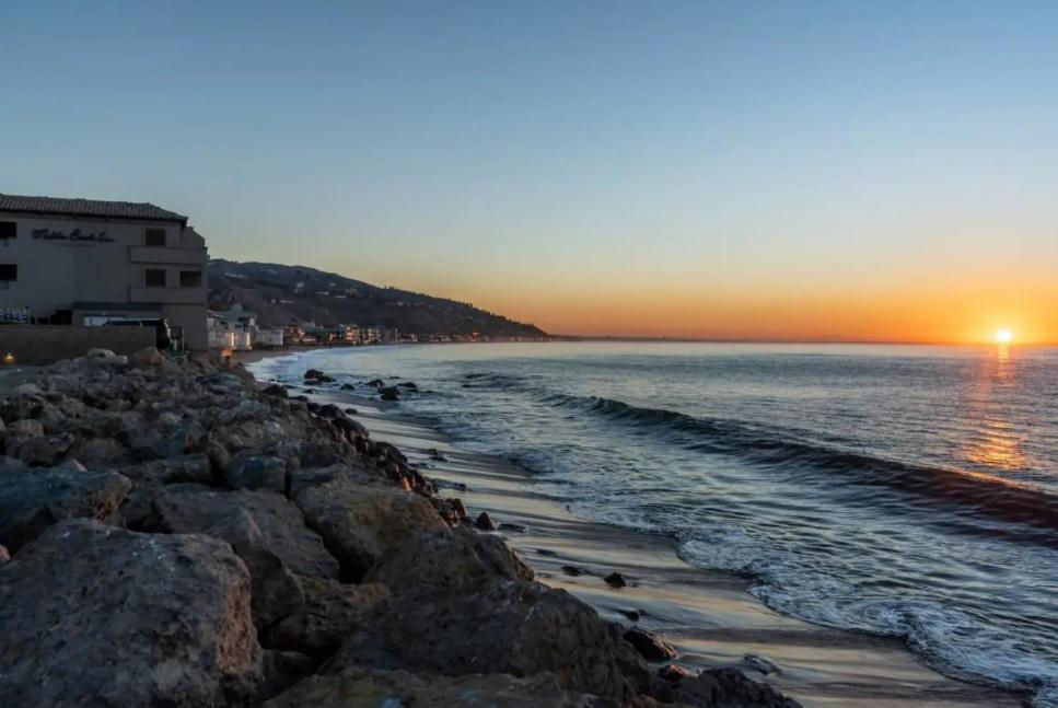 Malibu Sand Carbon Beach Suites Экстерьер фото
