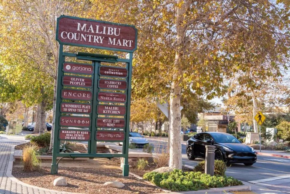 Malibu Sand Carbon Beach Suites Экстерьер фото