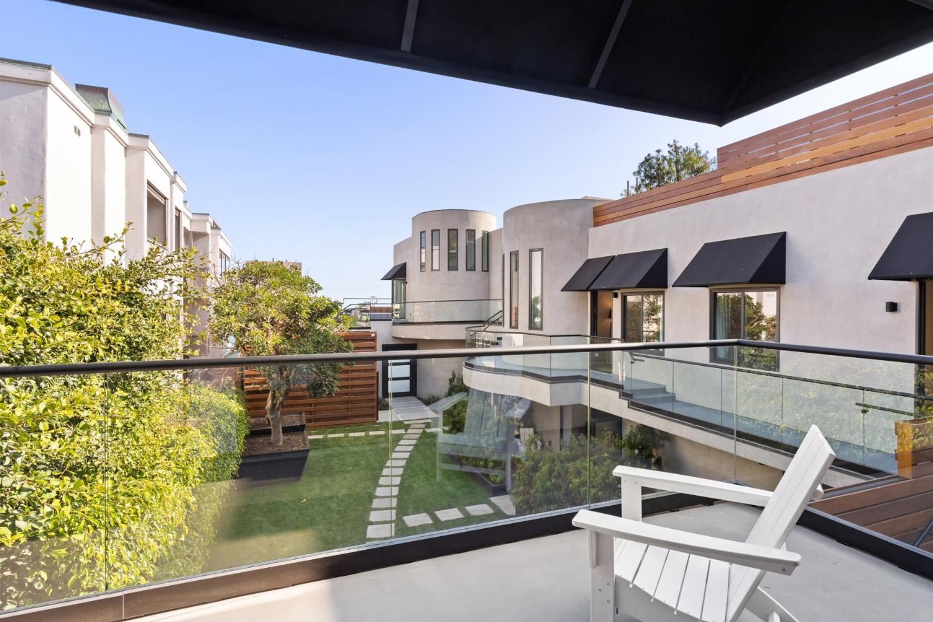 Malibu Sand Carbon Beach Suites Экстерьер фото