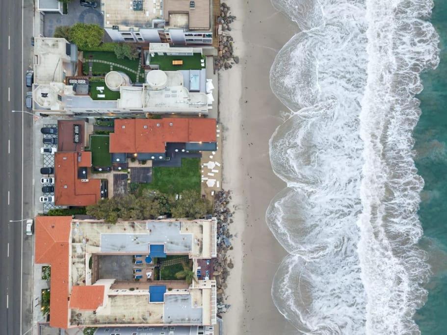 Malibu Sand Carbon Beach Suites Экстерьер фото