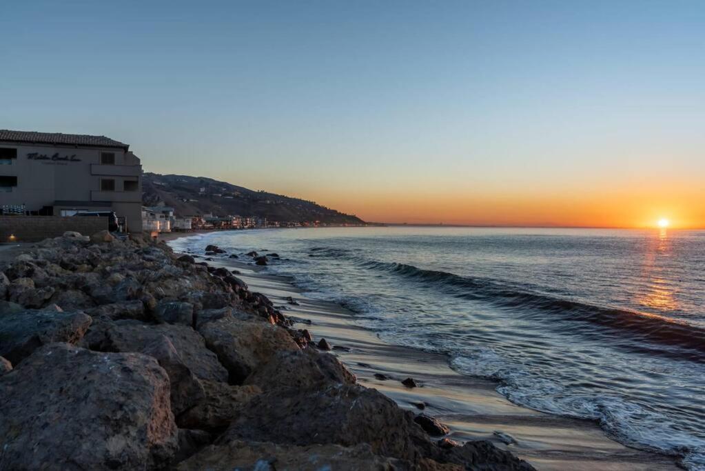 Malibu Sand Carbon Beach Suites Экстерьер фото