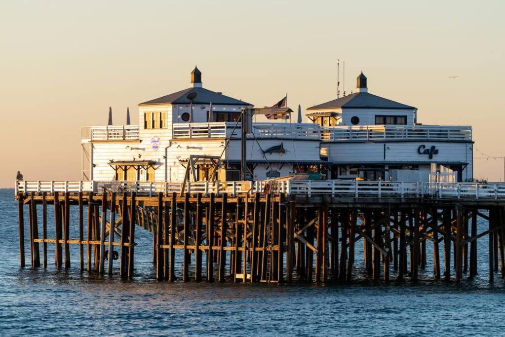 Malibu Sand Carbon Beach Suites Экстерьер фото
