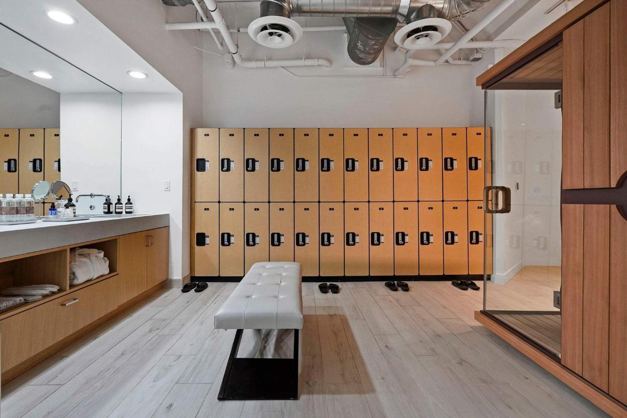 Malibu Sand Carbon Beach Suites Экстерьер фото