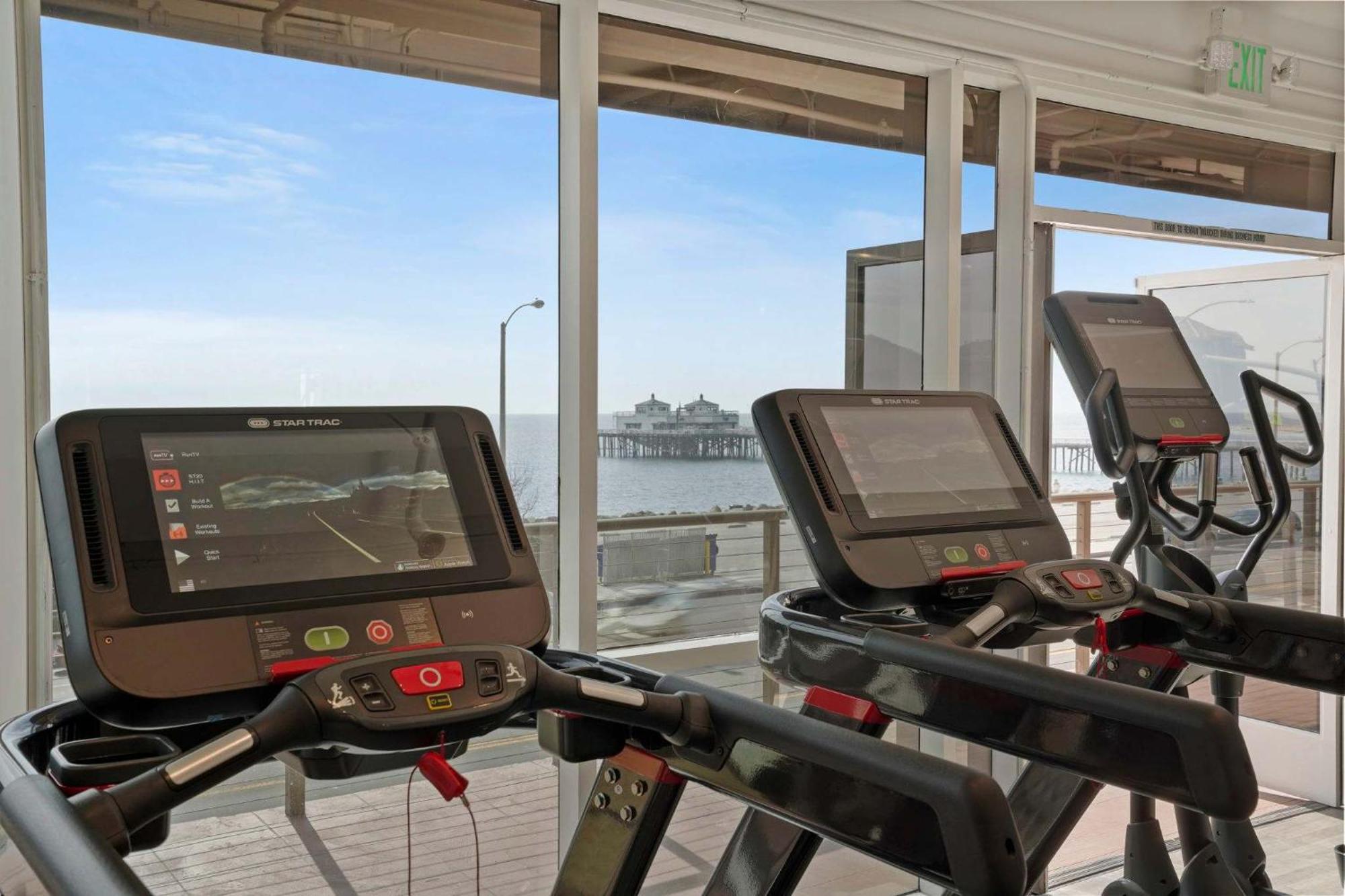 Malibu Sand Carbon Beach Suites Экстерьер фото